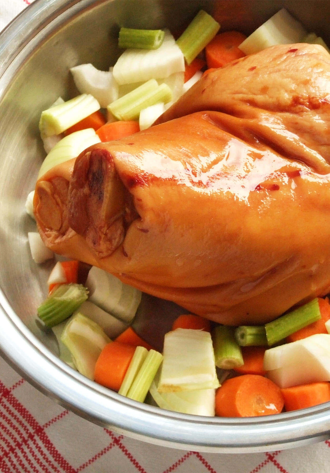 Stinco di maiale affumicato